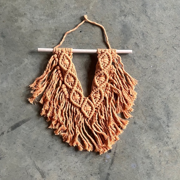 Golden yellow macramé wall hanging - Picture 1 of 3